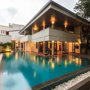 Hotel Court & Colombo